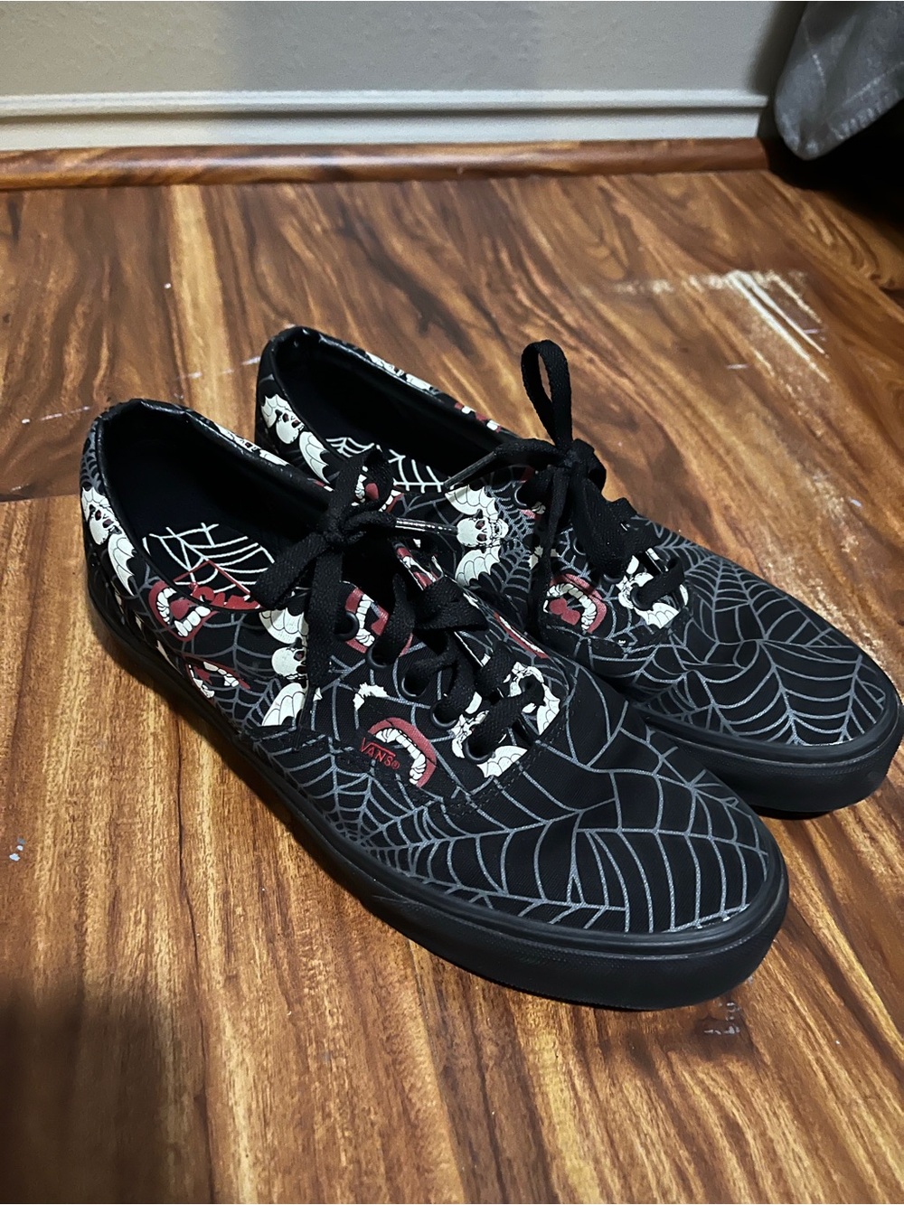 Vans Era 'Glow Frights Men’s 9.5/ Women’s 11.